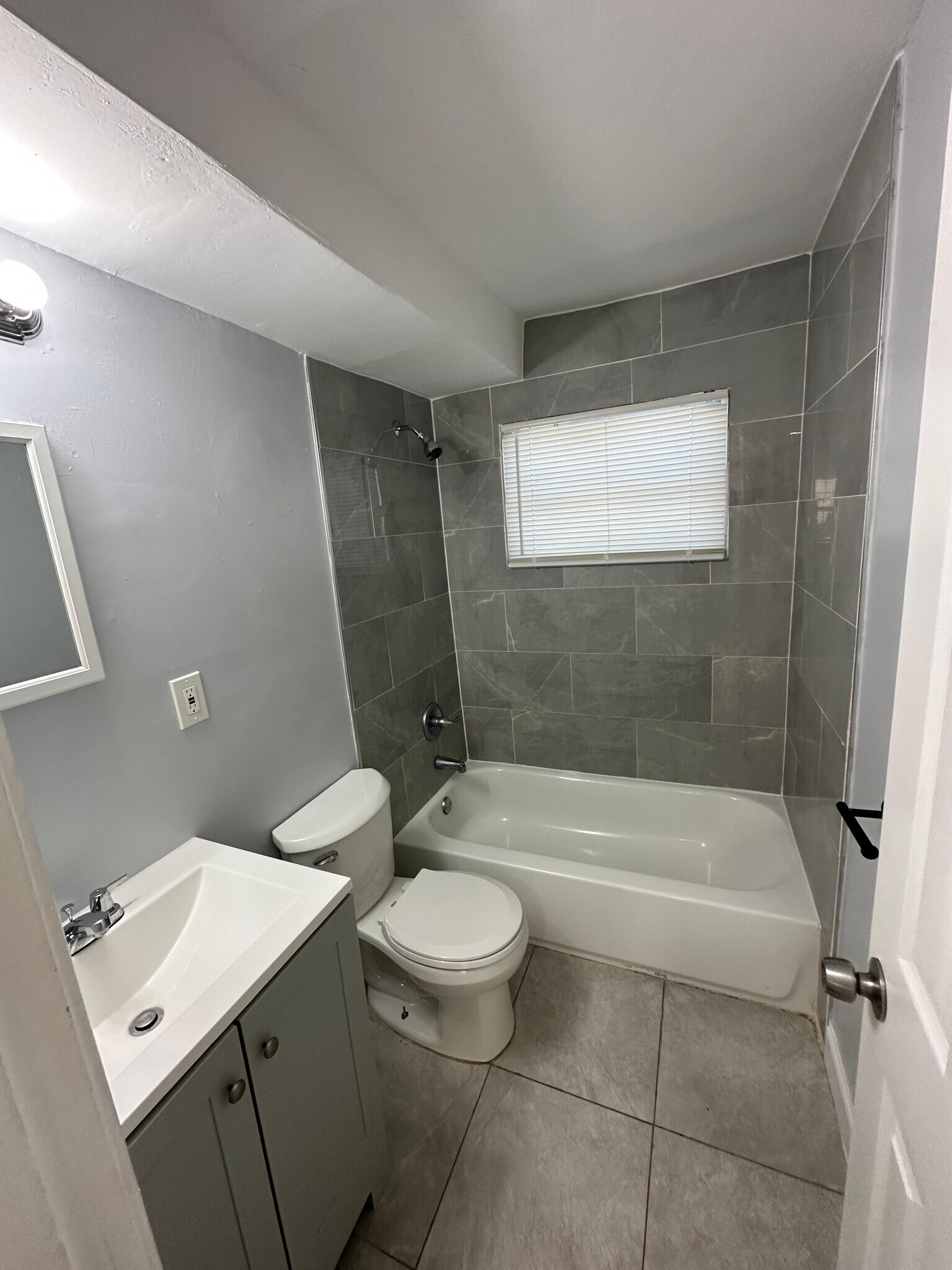 Building Photo - 3805 Fairfax St