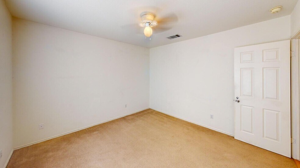 Building Photo - 904 Purple Martin Ct