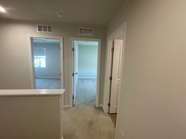 Building Photo - You’ve Got to See This Rental!