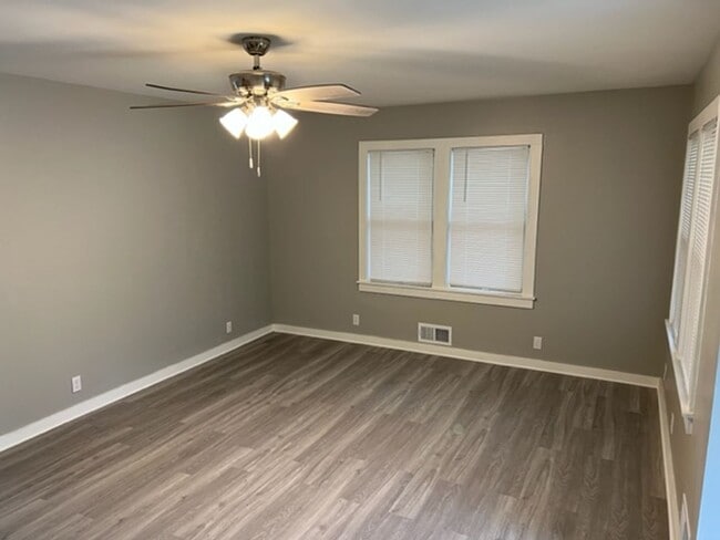 Building Photo - 610 Grover St