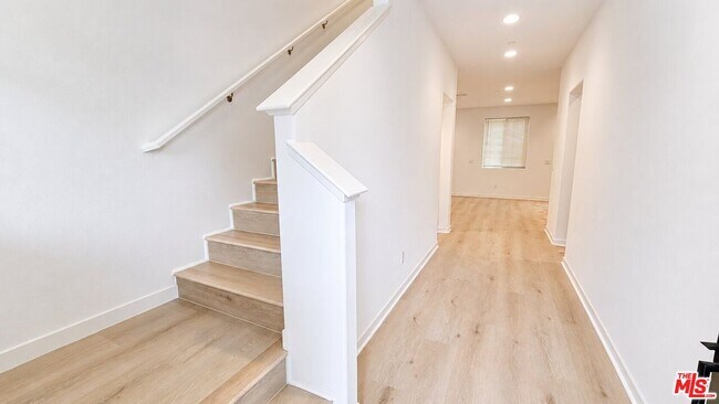Building Photo - 6972 Calla Lily Dr