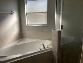 Building Photo - 447 Knightsbridge Cir