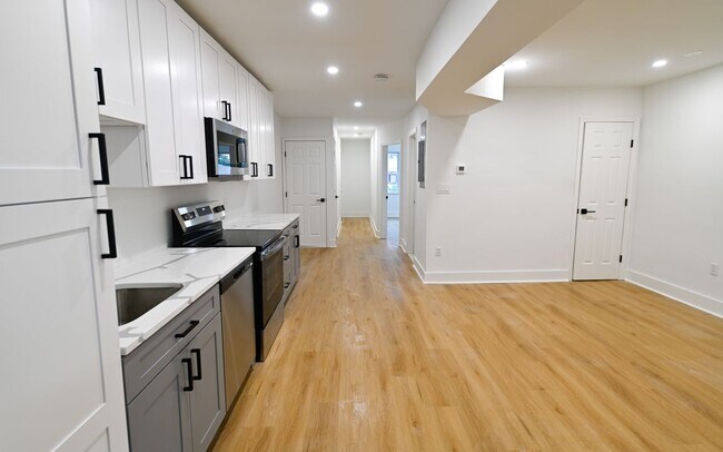 Building Photo - 1230 Penn St