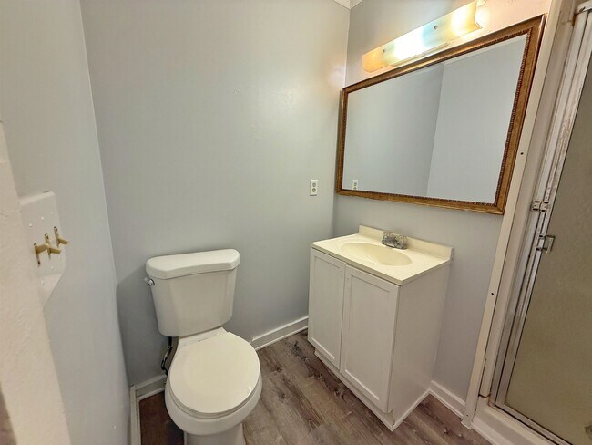 Building Photo - 5940 US-1