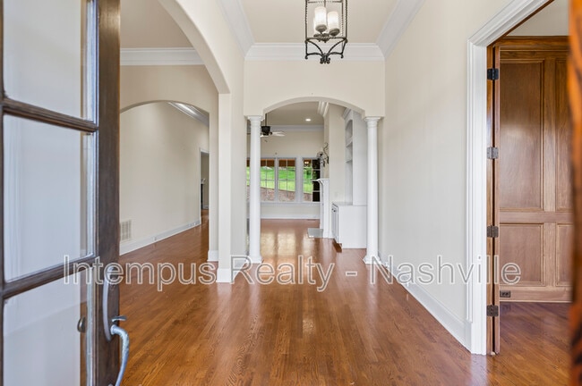 Building Photo - 7 Crooked Stick Ln