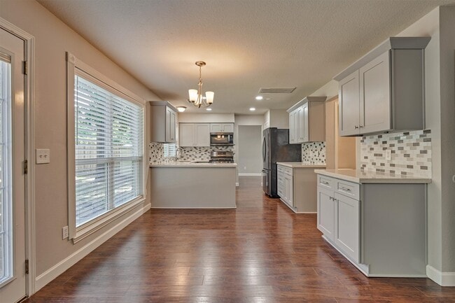 Building Photo - 170 N Dreamweaver Cir