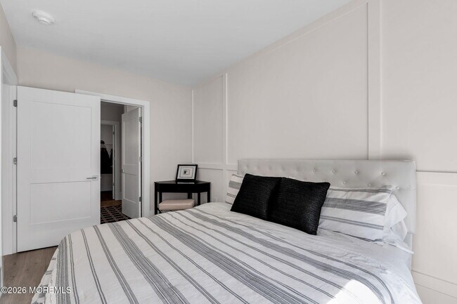 Building Photo - 218 3rd Ave