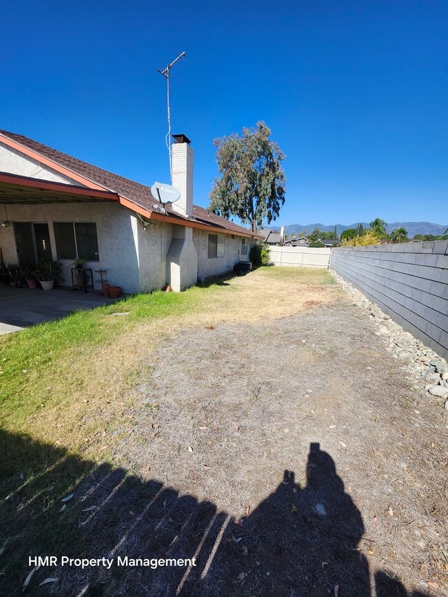 Building Photo - Spacious & Inviting 4-Bedroom Home