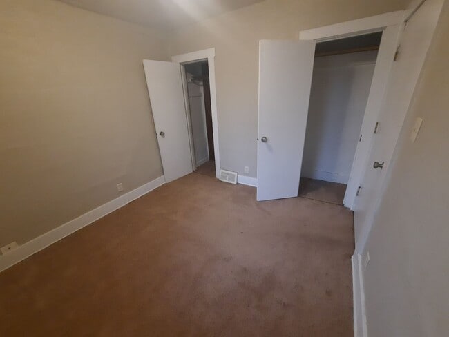 Building Photo - Two Bedroom, One Bathroom Home with fenced yard and shed