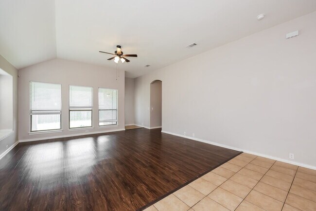 Building Photo - 636 Brooks St