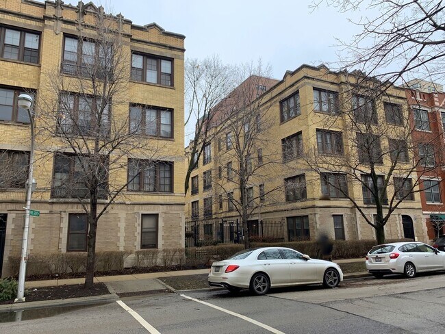 Primary Photo - 438 W Surf St