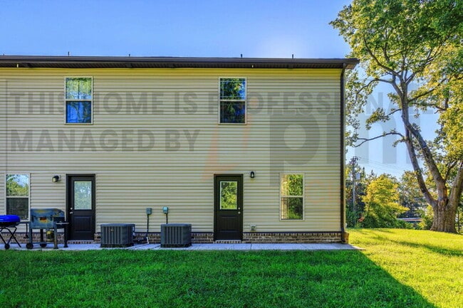 Building Photo - 402 Shelby St