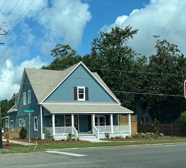 Building Photo - 210 S Trammell St