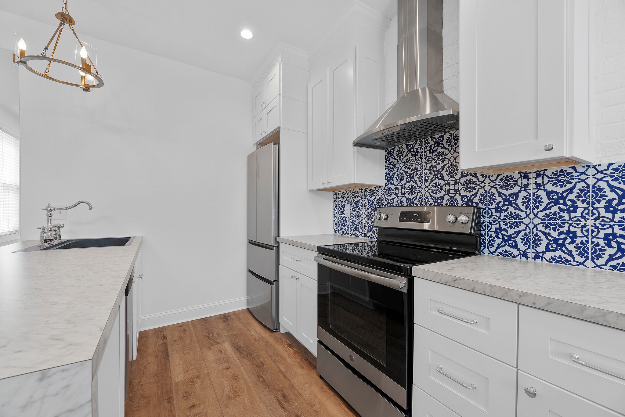 Building Photo - 450 Elsmere St