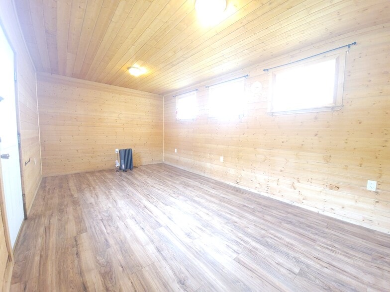 Building Photo - 19033 Whirlaway Rd