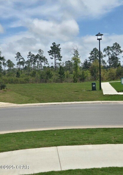 Building Photo - 8634 Sand dollar Dr