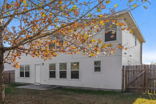 Building Photo - 208 Rinehardt St