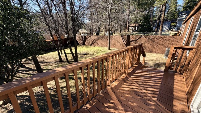 Building Photo - Walk to Town 3 Bedroom Home