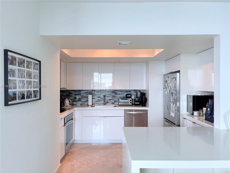 Building Photo - 1330 West Ave