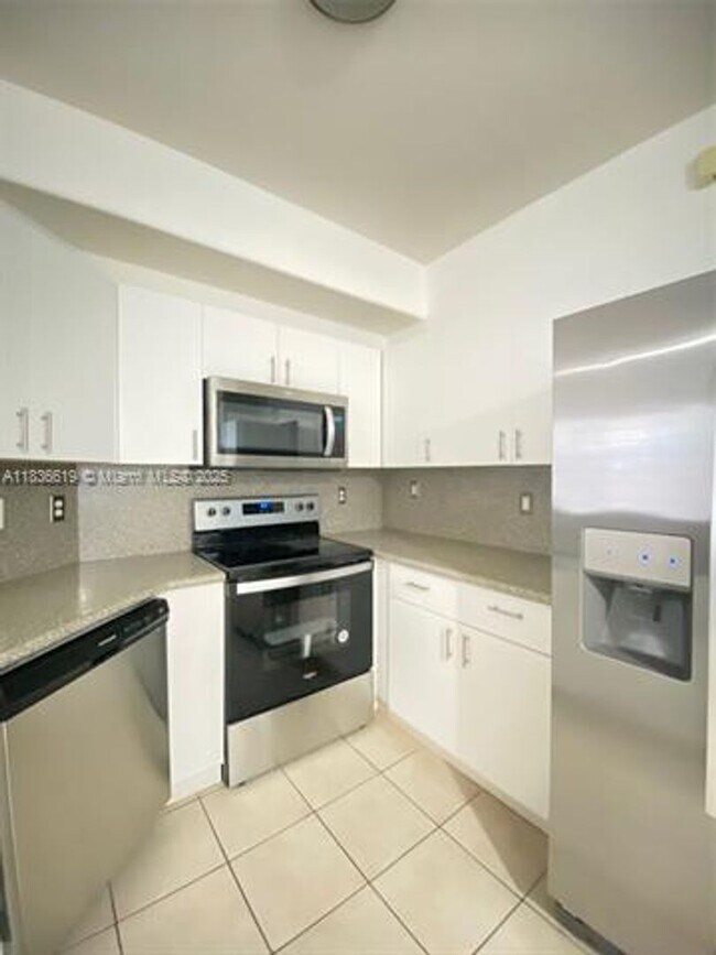 Building Photo - 17037 SW 39th St