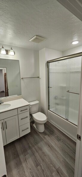 Building Photo - 1096 N 1840 W