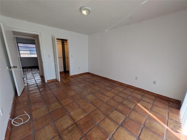 Building Photo - 3811 SW 82nd Ave