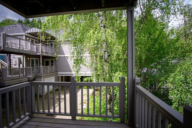 Building Photo - Bright & Spacious 2-Bed/2 Bath with W/D, D...