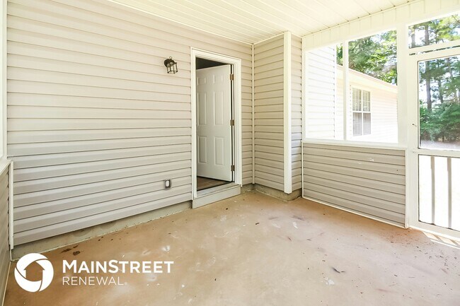 Building Photo - 1012 Forest Glen