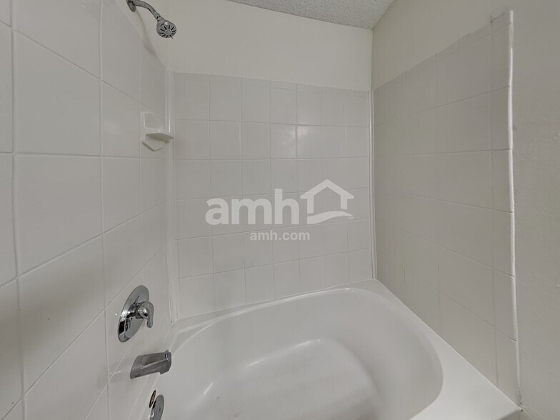 Building Photo - 867 Bonaparte Landing Blvd