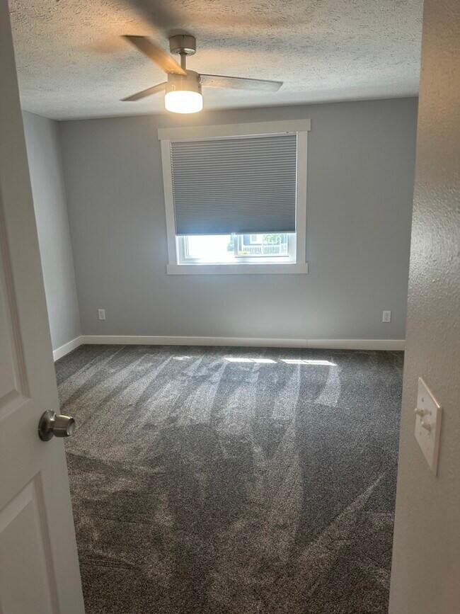 Building Photo - 3524 English Ct