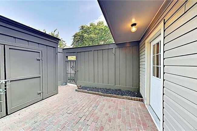 Building Photo - 3635 Maple Glenn Ln