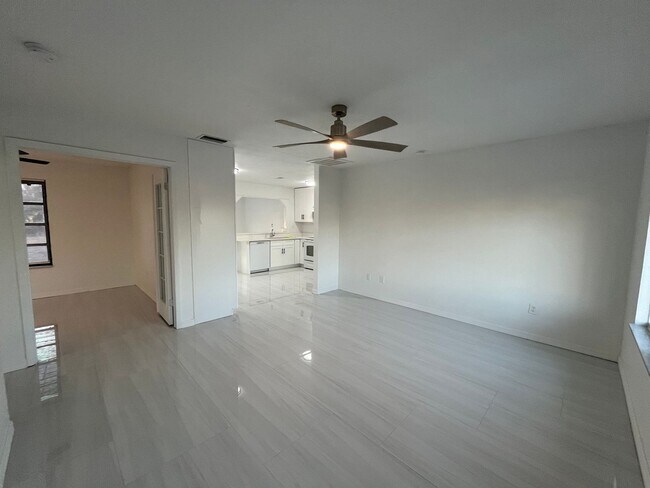 Building Photo - 18113 Cochran Blvd