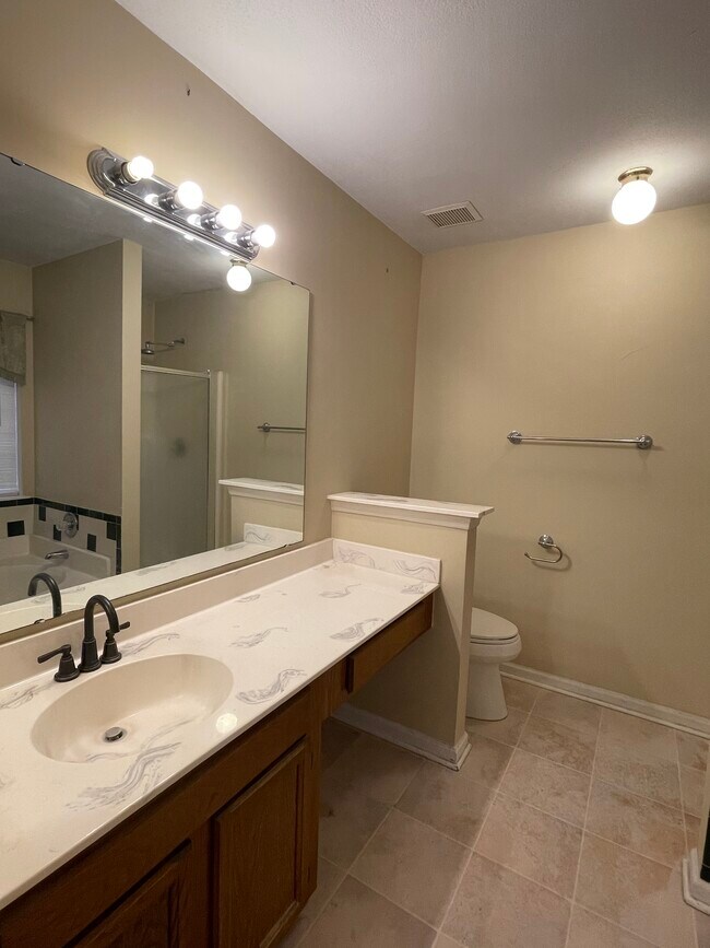 Building Photo - 8601 Findon Pl