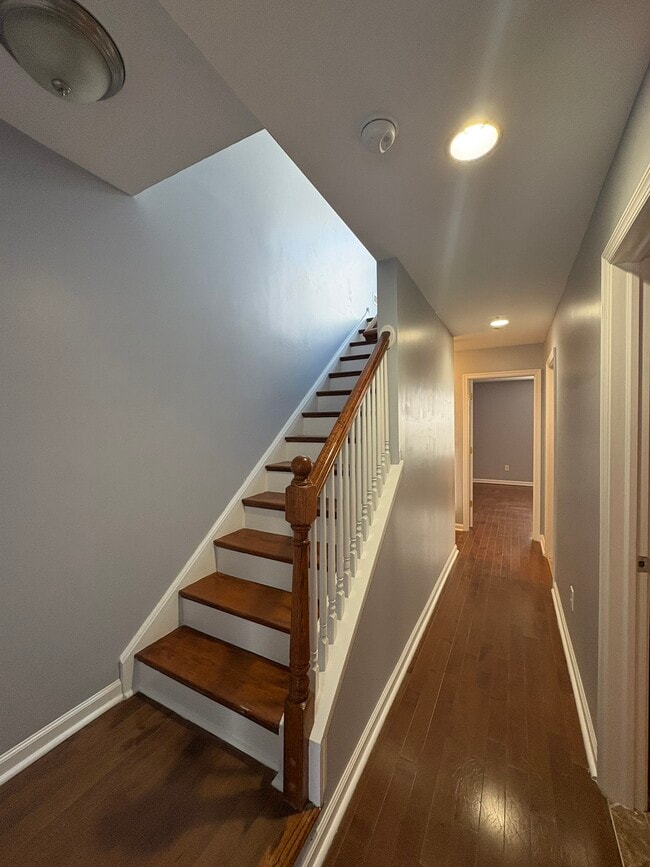 Building Photo - 811 N 15th St
