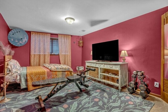 Building Photo - 373 Laredo Dr