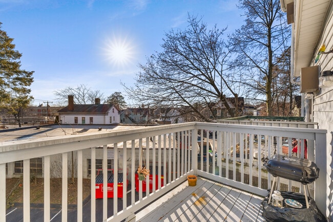 Building Photo - 133 Main St