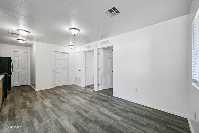 Building Photo - 3065 N 67th Ave