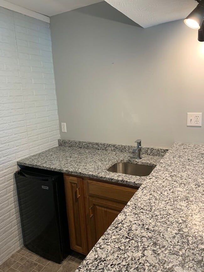 Primary Photo - Spacious 3 bedroom 3.5 Baths 2 Home Office...