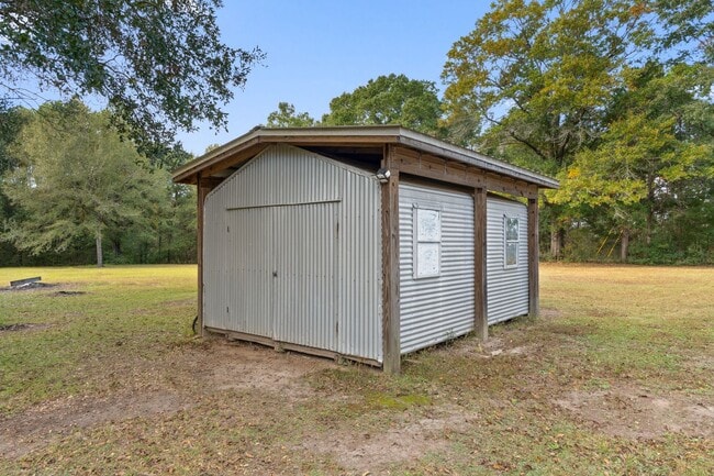 Building Photo - 3 bedrooms 2 bathroom