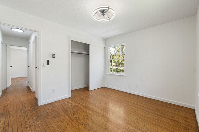 Building Photo - Chiles Avenue