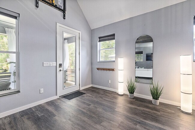 Building Photo - 52 Florida Ave