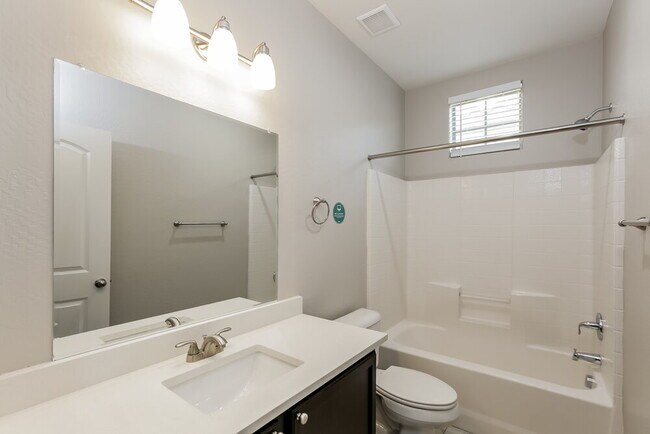 Building Photo - 1735 S Desert View Pl