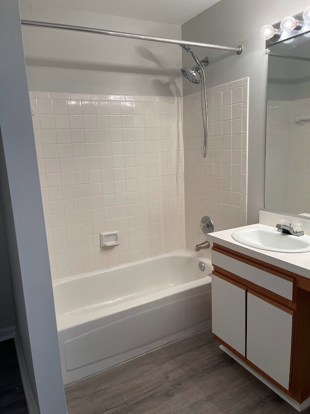 Master Bathroom - 9816 Lake Pointe Ct