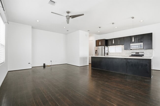 Building Photo - 4704 Crawford St