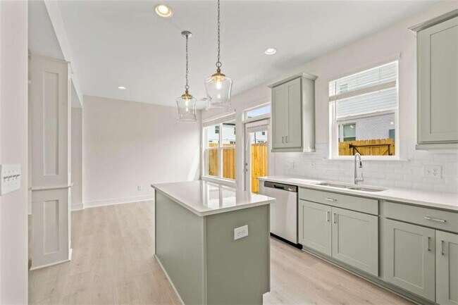 Building Photo - 206 Auburn Valley Wy