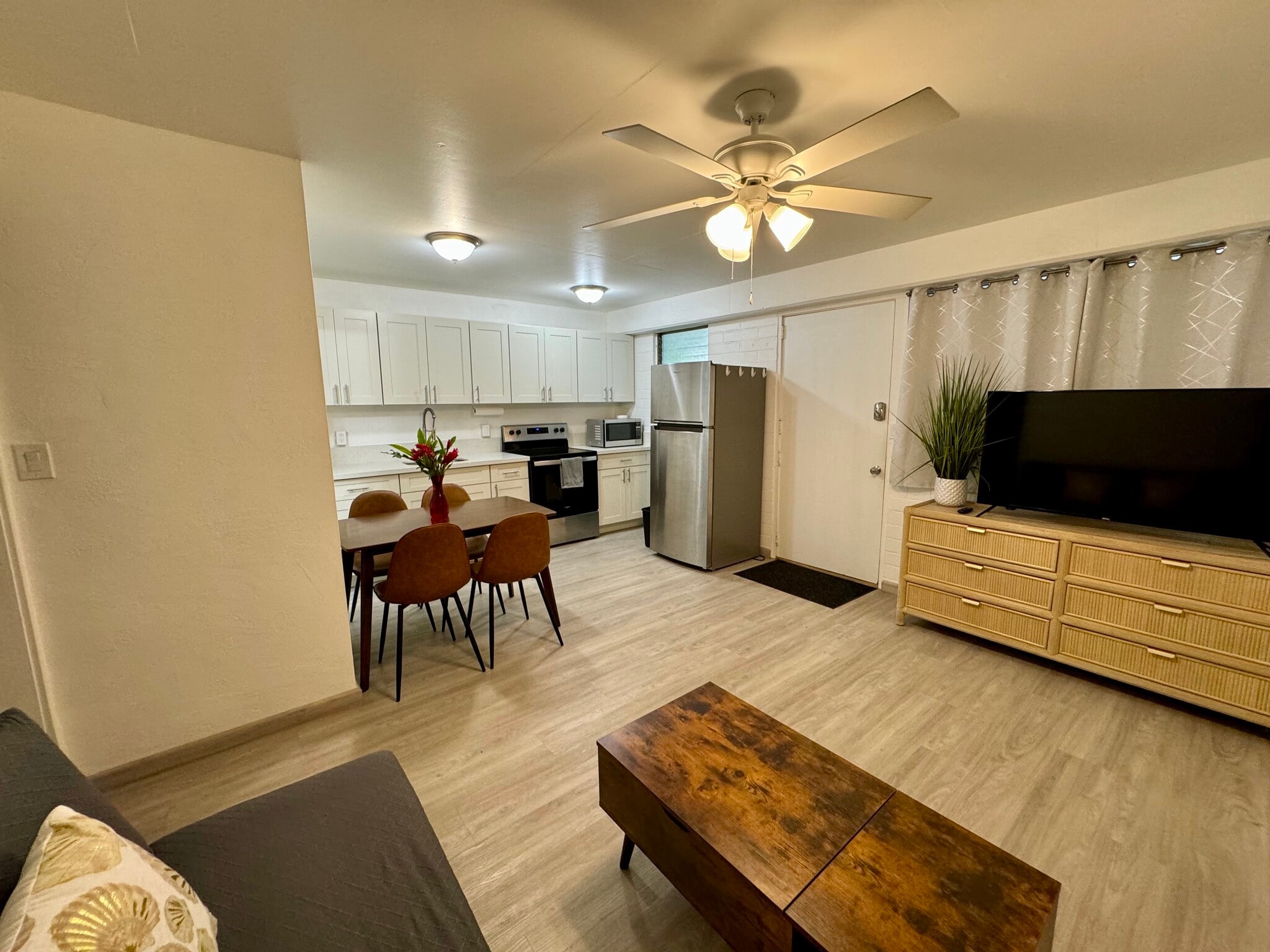 Building Photo - 410 Nahua St