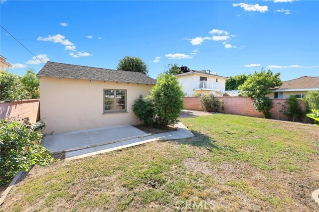 Building Photo - 9502 Olema St