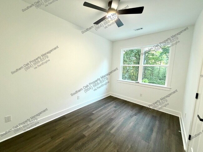 Building Photo - 306 Hickory Trail