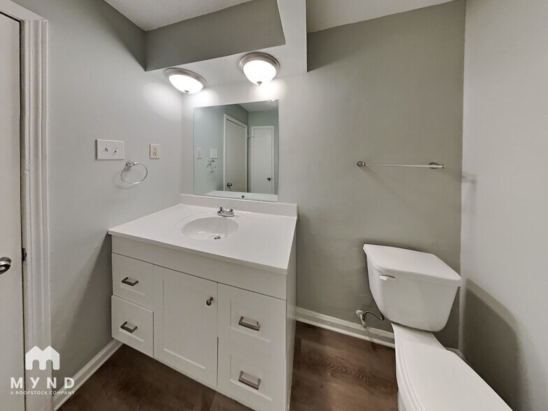 Building Photo - 2569 Richwood St
