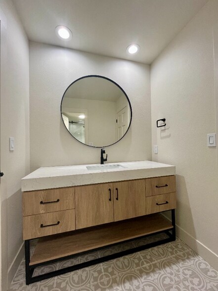 Building Photo - 7635 S Cook Way